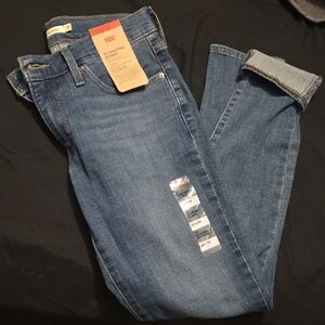 Levi's Women's Straight Leg Jeans in Blue